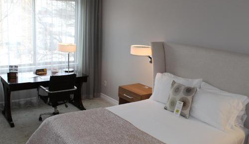 Deluxe Double Room (1 adult + 1 child)