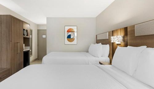 Queen Room with Two Queen Beds - Hearing Accessible/Non-Smoking