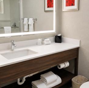 Queen Room with Two Queen Beds and Pool View - Non-Smoking