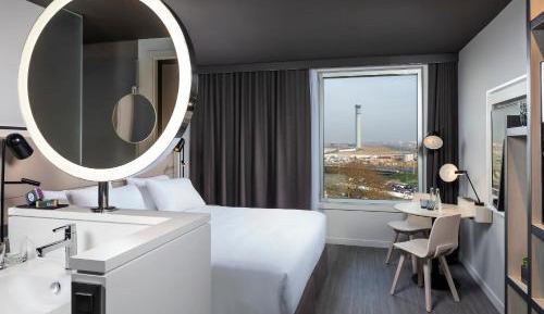 The INNSiDE Room - Skyline View