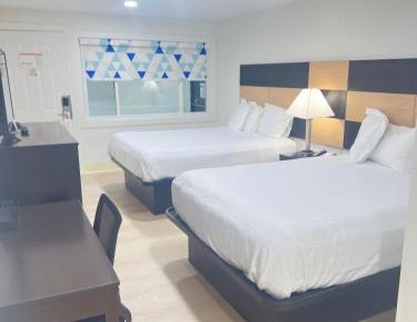 Queen Room with Two Queen Beds - Non-Smoking
