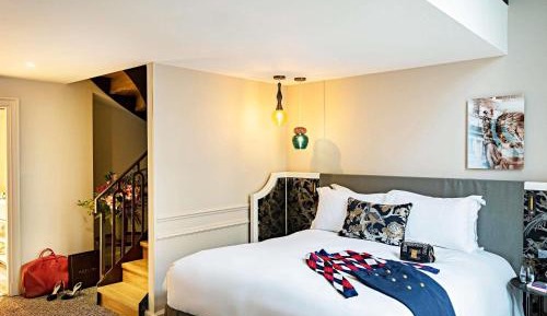 Duplex Junior Suite with King or Queen Bed, Sofa Bed and Street View