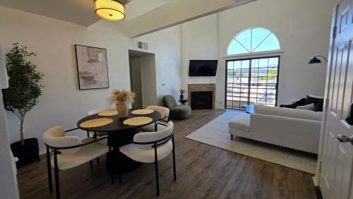 Three-Bedroom Apartment with Mountain View