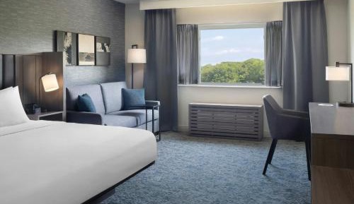 Traditional King Room - Hearing Accessible
