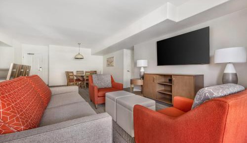 2 BEDROOM 1 KING 1 QUEEN SUITE WITH BALCONY