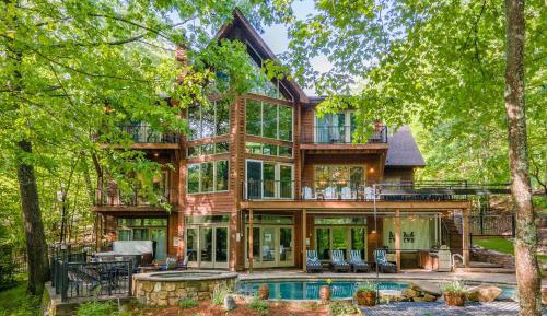 Eight-Bedroom House
