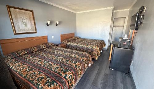 Deluxe Queen Room with Two Queen Beds