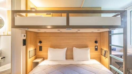 Standard Queen Room with One Bunk Bed