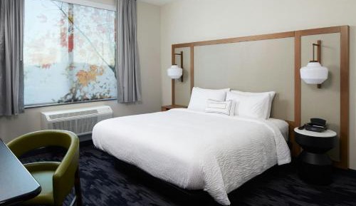 King Room with Bathtub - Mobility Access