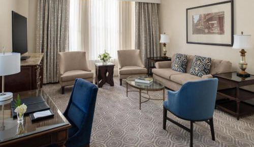 Luxury King Suite
