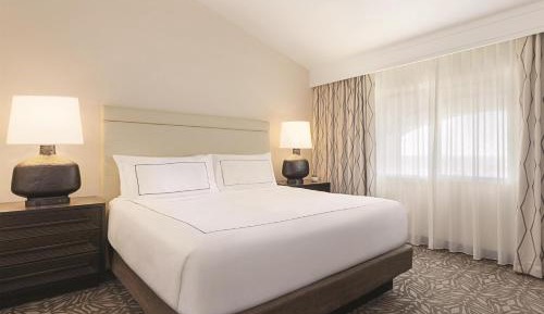 One-Bedroom King Suite