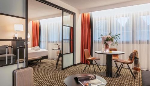 Family Suite with 1 King-Size bed and 1 Sofa bed - High floor