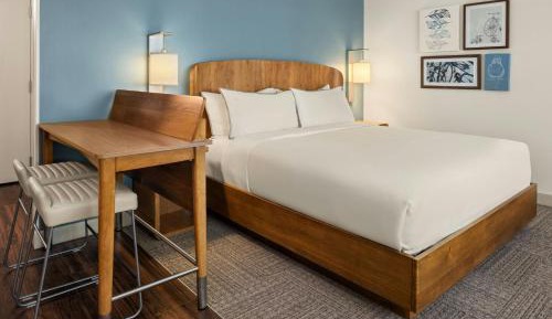 King Studio with Sofa Bed - Hearing Accessible