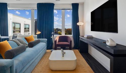 Two-Bedroom Deluxe Apartment