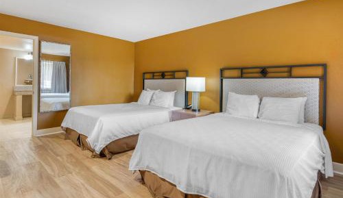 Queen Room with Two Queen Beds - Disability Access - Non Smoking