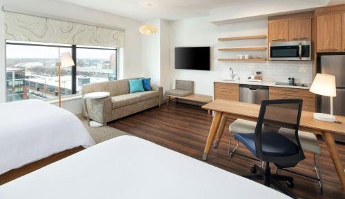Studio, 2 Queen, Sofa bed