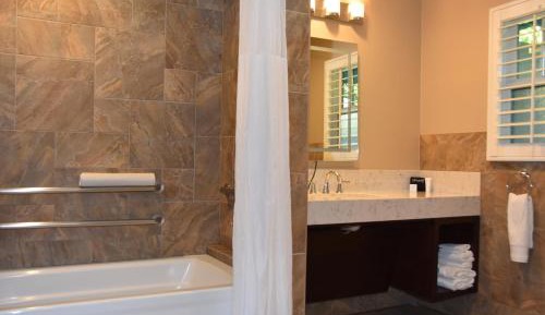 Executive King Accessible Room