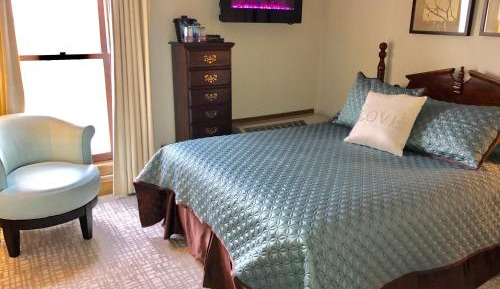 Standard Queen Room
