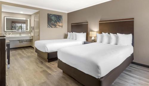 Queen Room with Two Queen Beds - Upstairs/Smoking