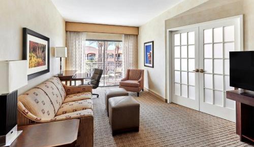 One-Bedroom King Suite with Balcony or Patio
