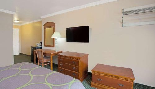 King Room - Non-Smoking