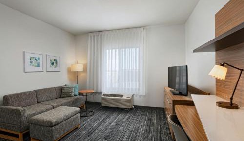 King Studio with Sofa Bed - Hearing Accessible