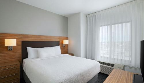 Two-Bedroom Suite with Two Queen Beds