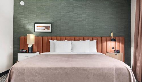Standard King Room