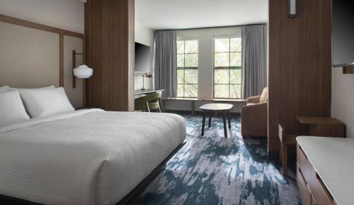 Suite, 1 King, Alternate bed: sofa bed 