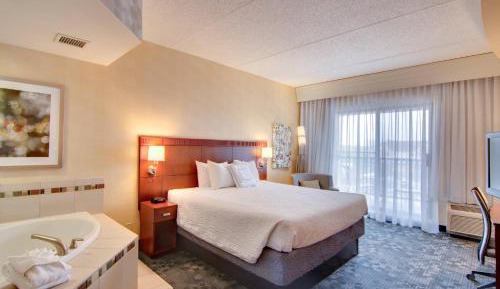 King Room with Bathtub - Mobility Access/Hearing Accessible