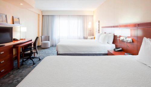 Queen Room with Two Queen Beds and Bathtub - Mobility Access/Hearing Accessible