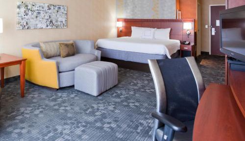 King Room with Sofa Bed - Hearing Accessible