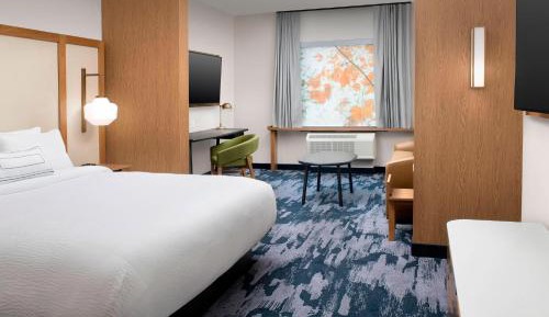 Studio with King Bed and Sofa Bed - Hearing Accessible