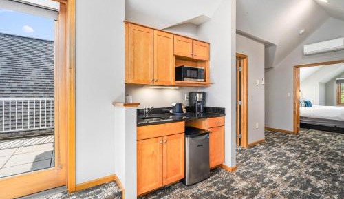 One-Bedroom Penthouse Suite