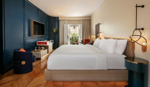 One-Bedroom Studio King Suite with Balcony