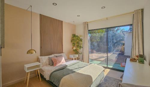 Double Room with Shared Bathroom