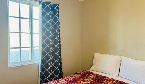 Single Room with Shared Bathroom