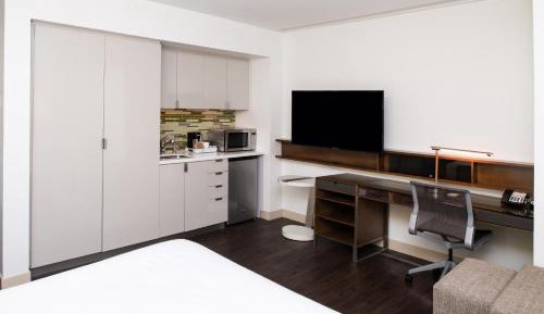 Guest Room, 1 King