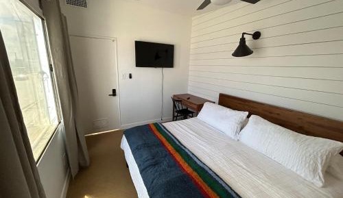 Deluxe King Suite