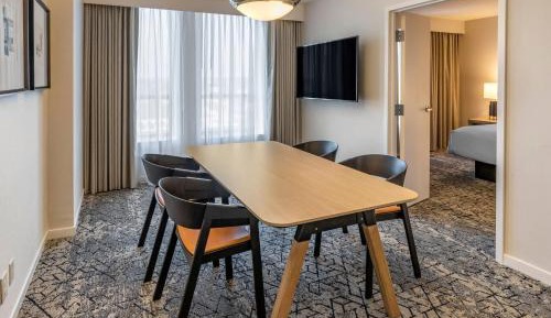 One-Bedroom Conference Suite