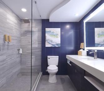 Queen Room with Gulf View- Non-Smoking 