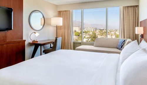King Room with Mountain View