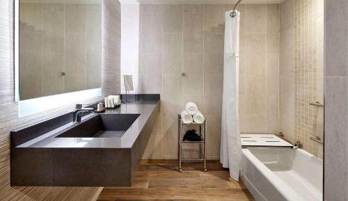 Queen Studio Suite - Disability Access