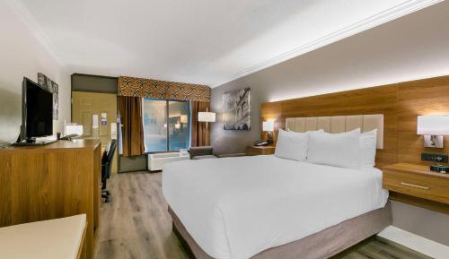 Double Room - Mobility Accessible Bathtub - Non-Smoking