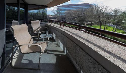 Corner King Suite