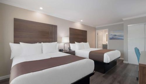 Queen Room with Two Queen Beds - Non-Smoking