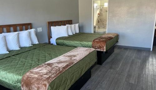 Deluxe Family Room