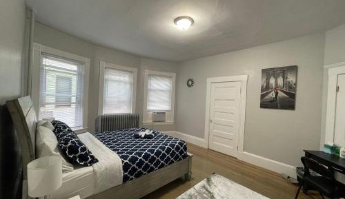 Deluxe Queen Room