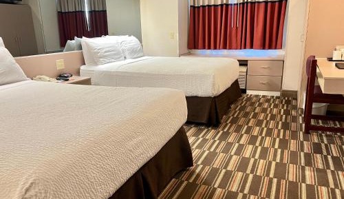 Queen Room with Two Queen Beds - Non-Smoking