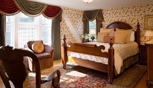 Standard Queen Room